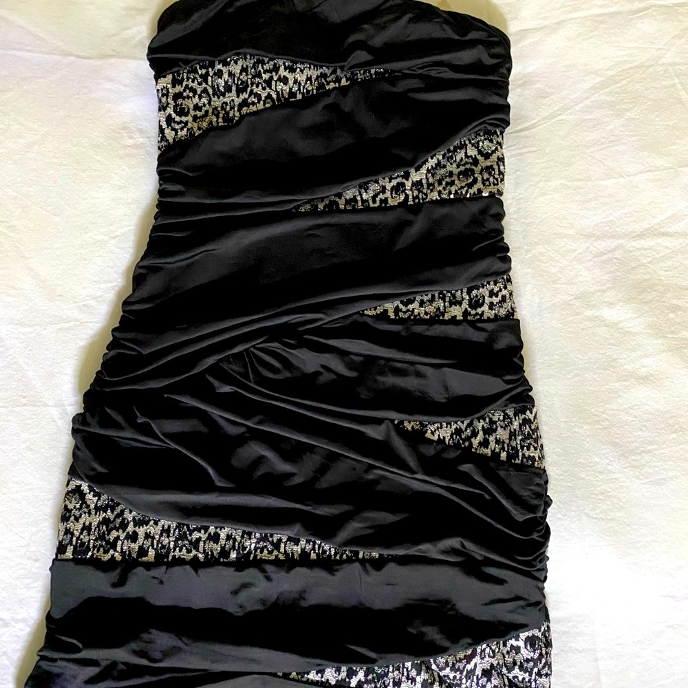 Strapless fitted mini dress